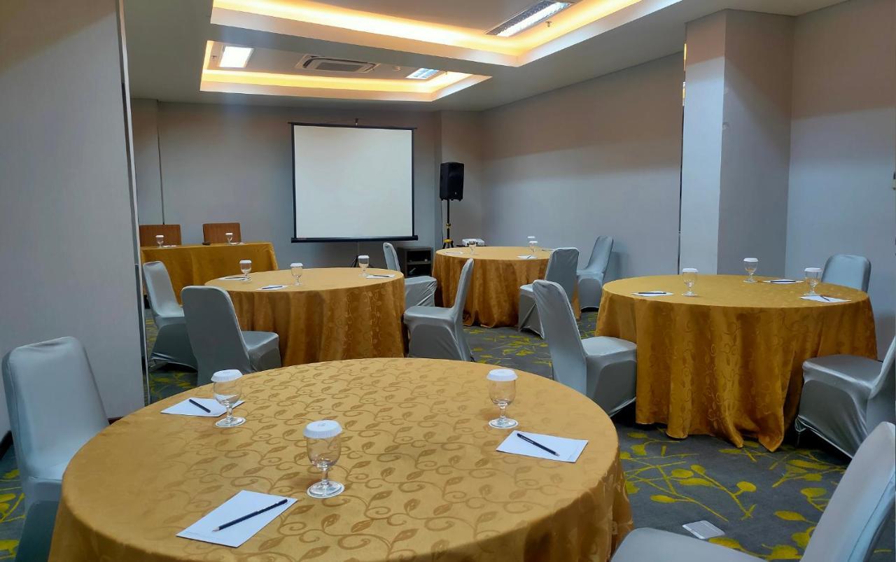 Hotel 88 Itc Fatmawati Jakarta By Wh Exterior foto